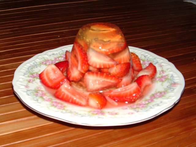 Strawberry Champagne Jello